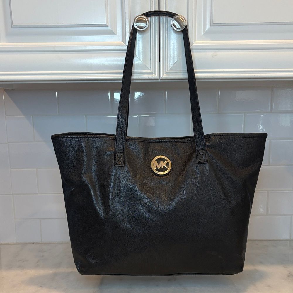Michael Kors Bag Purse Handbag Leather Medallion Large Tote Pocketbook